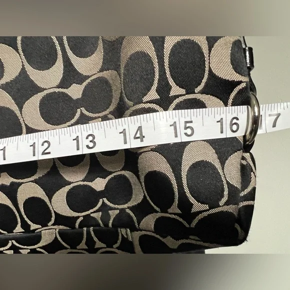 Coach 2011 Ashley Signature Shoulder Bag - Picture 4 of 14